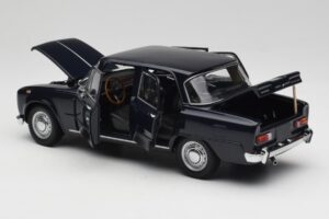 Alfa Romeo Giulia 1300 Modrý Minichamps 1:18 180120905 Kov – obrázek 5 z 8