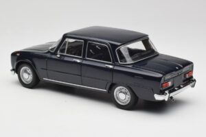 Alfa Romeo Giulia 1300 Modrý Minichamps 1:18 180120905 Kov – obrázek 7 z 8