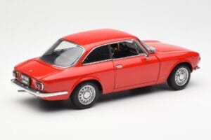 Alfa Romeo GT 1300 Junior LHD Červený AUTOart 1:18 70131 Kov – obrázek 3 z 8