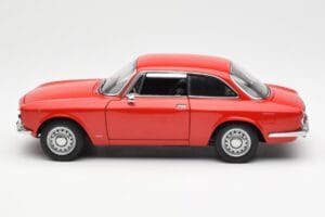 Alfa Romeo GT 1300 Junior LHD Červený AUTOart 1:18 70131 Kov – obrázek 4 z 8