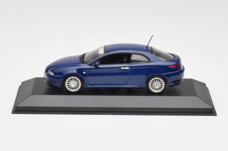 Alfa Romeo GT Dark Blue Metallic Minichamps 1:43 400120326 Kov
