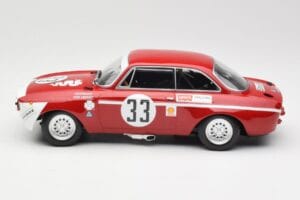 Alfa Romeo GTA 1300 Junior #33 T. Hezemans / G. van Lennep Division 1 Winners 4 Hours of Jarama 1972 Minichamps 1:18 15572123 – obrázek 3 z 6