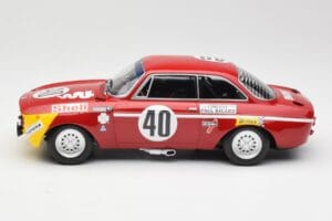 Alfa Romeo GTA 1300 Junior #40 F. Picchi / J-C. Chasseuil Division 1 Winners 12 Hours of Paul Ricard 1971 Minichamps 1:18 155 – obrázek 3 z 6