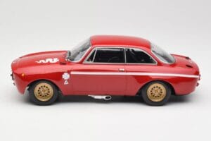 Alfa Romeo GTA 1300 Junior Červený Minichamps 1:18 155120020 Kov – obrázek 3 z 6