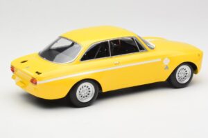 Alfa Romeo GTA 1300 Junior Žlutý Minichamps 1:18 155120024 Kov – obrázek 3 z 6