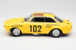 Alfa Romeo GTA 1300 #102 Squadra Corse R. Zanetti / M. Ruspa / Monzeglio Targa Florio 1971 Minichamps 1:18 155711202 Kov – obrázek 3 z 6