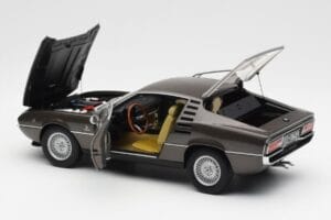 Alfa Romeo Montreal Hnědý Metalický AUTOart 1:18 70173 Kov – obrázek 5 z 8