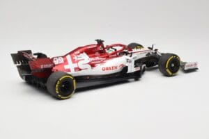 Alfa Romeo Racing C39 #99 A. Giovinazzi Austrian GP 2020 Minichamps 1:18 110200199 Kov – obrázek 2 z 6