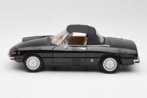 Alfa Romeo Spider 916 Veloce Černý Ricko 1:18 32107 Kov – obrázek 4 z 8