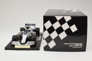 AlphaTauri Honda AT01 #10 P. Gasly Winner Italian GP 2020 Minichamps 1:18 117200810 Kov – obrázek 6 z 6