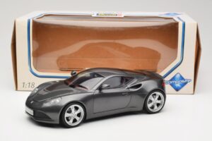 Artega GT Grey Metallic Revell 1:18 09024 Kov – obrázek 8 z 8