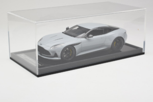 Aston Martin DB12 Nardo Gray MotorHelix 1:18 MH027NG Pryskyřice – obrázek 6 z 7