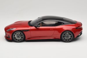 Aston Martin DB12 Hyper Red GT Spirit 1:18 GT936 Pryskyřice – obrázek 3 z 6