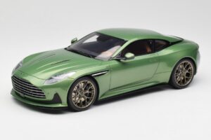 Aston Martin DB12 Zelený GT Spirit 1:18 GT466 Pryskyřice