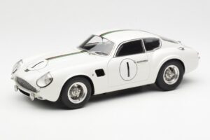 Aston Martin DB4 GT Zagato #1 24 Hours of Le Mans 1961 CMC 1:18 M-139 Kov
