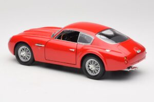 Aston Martin DB4 GT Zagato Červený Road Signature 1:18 92728 Kov – obrázek 7 z 8