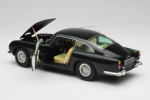 Aston Martin DB5 California Šalvějová Chrono 1:18 H1001 Kov – obrázek 5 z 8
