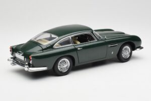 Aston Martin DB5 RHD Zelený AUTOart 1:18 70024 Kov – obrázek 3 z 8