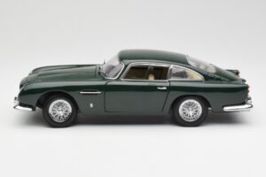 Aston Martin DB5 RHD Zelený AUTOart 1:18 70024 Kov – obrázek 4 z 8