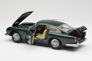 Aston Martin DB5 RHD Zelený AUTOart 1:18 70024 Kov – obrázek 5 z 8