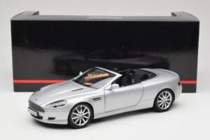 Aston Martin DB9 Volante Stříbrný Minichamps 1:18 150137334 Kov – obrázek 8 z 8