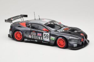 Aston Martin DBR9 GT1 #59 Team Modena A. Garcia / J. Menten / C. Fittipaldi 24 Hours of Le Mans 2006 Solido 1:18 80014 Kov – obrázek 6 z 8