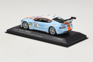 Aston Martin DBRS9 Gulf #92 T. Enge / Lechner VLN 250 Nurburgring 2008 Minichamps 1:43 400081392 Kov – obrázek 3 z 4