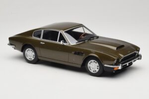 Aston Martin DBS Olive Zelený CMR 1:18 CMR003 Kov – obrázek 4 z 6