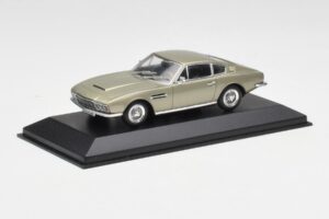 Aston Martin DBS Stříbrně Zelený Metalíza Minichamps 1:43 400137600 Kov – obrázek 2 z 4