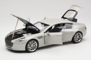 Aston Martin Rapide S Silver Fox AUTOart 1:18 70258 Kov – obrázek 2 z 8