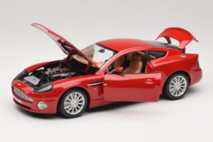 Aston Martin V12 Vanquish Červený Bburago 1:18 33334063 Kov – obrázek 2 z 8