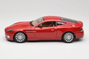 Aston Martin V12 Vanquish Červený Bburago 1:18 34063 Kov – obrázek 4 z 8