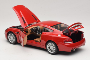Aston Martin V12 Vanquish Červený Bburago 1:18 33334063 Kov – obrázek 5 z 8
