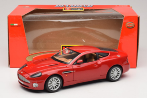 Aston Martin V12 Vanquish Červený Bburago 1:18 33334063 Kov – obrázek 8 z 8