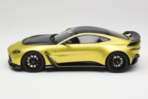 Aston Martin V12 Vantage Final Edition Cosmopolitan Yellow TopSpeed 1:18 TS0453 Kov – obrázek 3 z 6