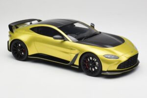 Aston Martin V12 Vantage Final Edition Cosmopolitan Yellow TopSpeed 1:18 TS0453 Kov – obrázek 4 z 6