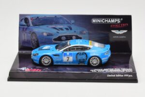 Aston Martin V12 Vantage #7 U. Bez / Porritt / R. Meaden / Mathai 24 Hours Nurburgring 2009 Minichamps 1:43 437091307 Kov