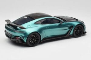 Aston Martin V12 Vantage Racing Green GT Spirit 1:18 GT922 Pryskyřice – obrázek 2 z 6