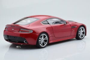 Aston Martin V12 Vantage Červený AUTOart 1:18 70208 Kov – obrázek 3 z 8
