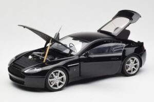Aston Martin V8 Vantage Onyx Černý AUTOart 1:18 70202 Kov – obrázek 2 z 8