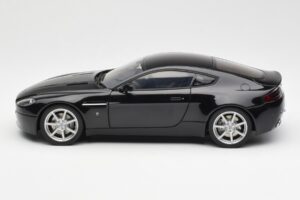 Aston Martin V8 Vantage Onyx Černý AUTOart 1:18 70202 Kov – obrázek 4 z 8