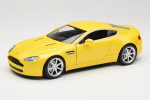 Aston Martin V8 Vantage Žlutý Hot Wheels 1:18 G7159 Kov