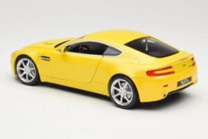 Aston Martin V8 Vantage Žlutý Hot Wheels 1:18 G7159 Kov – obrázek 7 z 8