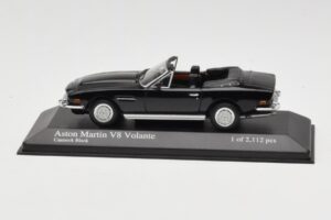 Aston Martin V8 Volante Černý Minichamps 1:43 400137730 Kov