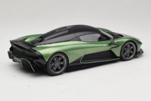Aston Martin Valhalla Iridescent Emerald Green GT Spirit 1:18 GT558 Pryskyřice – obrázek 2 z 6