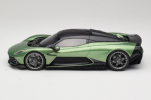 Aston Martin Valhalla Iridescent Emerald Green GT Spirit 1:18 GT558 Pryskyřice – obrázek 3 z 6