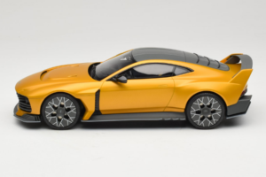 Aston Martin Valiant Auric Gold Metallic GT Spirit 1:18 GT546 Pryskyřice – obrázek 3 z 6