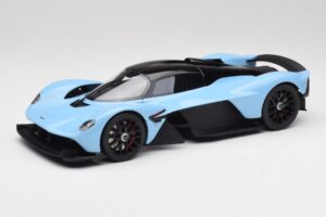 Aston Martin Valkyrie Racing Modrý GT Spirit 1:18 GT915 Pryskyřice