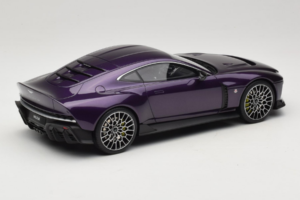Aston Martin Valour Tmavě Modrý GT Spirit 1:18 GT944 Pryskyřice – obrázek 2 z 6