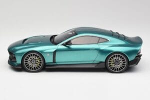 Aston Martin Valour Racing Green GT Spirit 1:18 GT480 Pryskyřice – obrázek 3 z 6